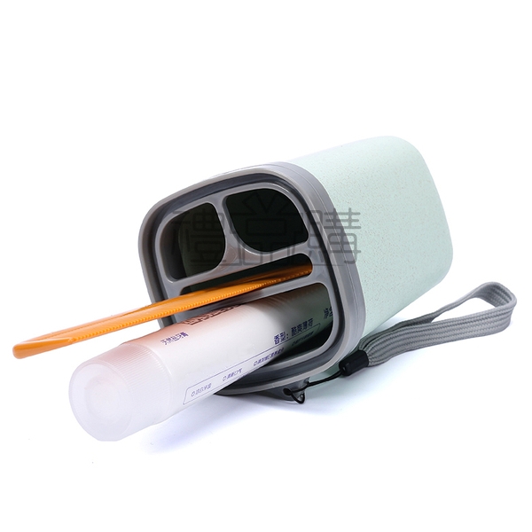 17941_Portable-Travel-Toothbrush-Cup_3