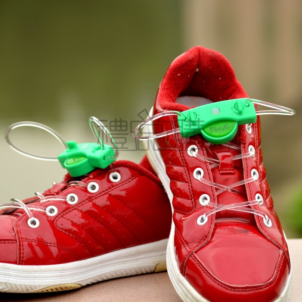 18202_Shiny shoelaces_5